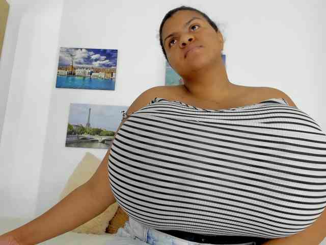 Bigmom-22 webcam