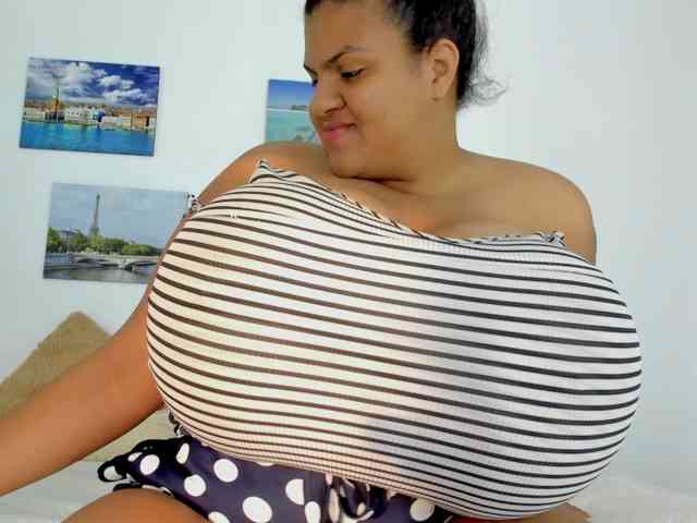 Bigmom-22 webcam