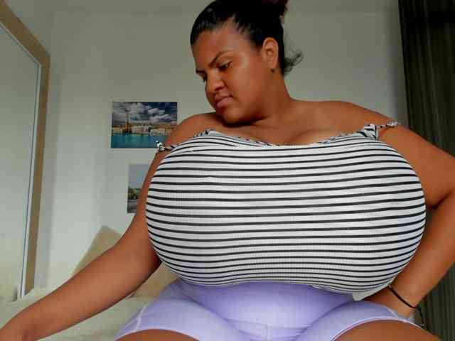 naked chatroom Bigmom-22
