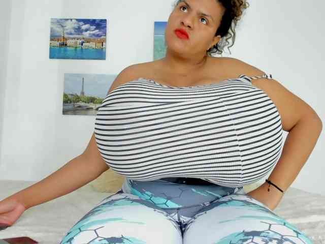 Bigmom-22 webcam