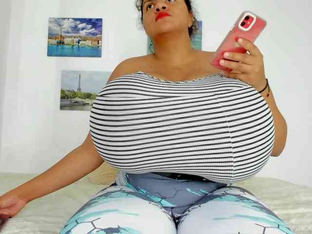 Bigmom-22 webcam