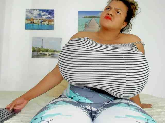 Bigmom-22 webcam