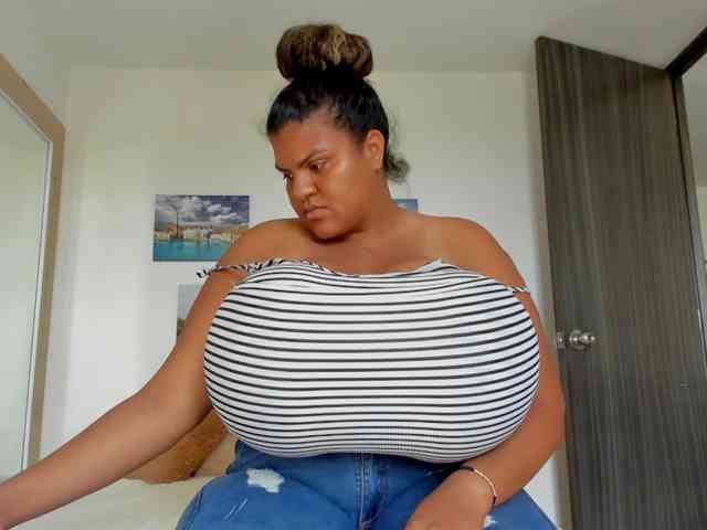 Bigmom-22 webcam