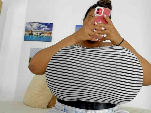 Bigmom-22 webcam