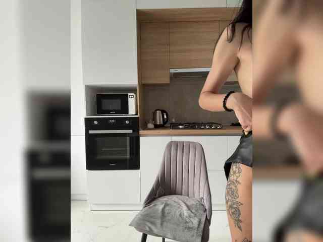 striptease online --SATIVA--