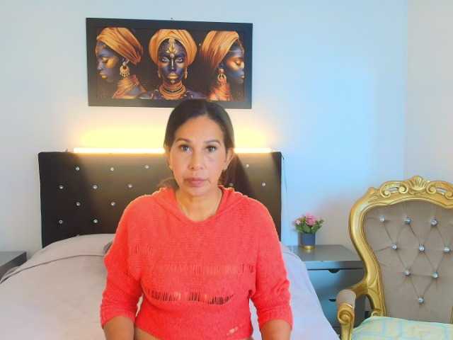 Shanon-mature live cam profile