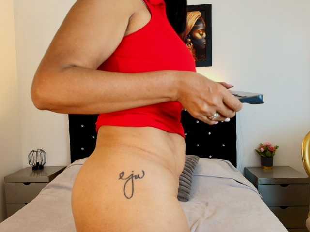 Shanon-mature's BongaCams show and profile