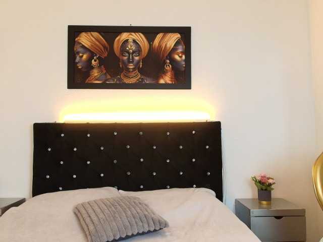 Shanon-mature's BongaCams show and profile