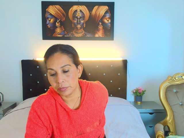 Shanon-mature live cam profile