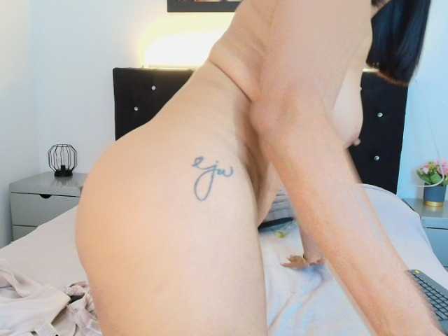 Shanon-mature's BongaCams show and profile