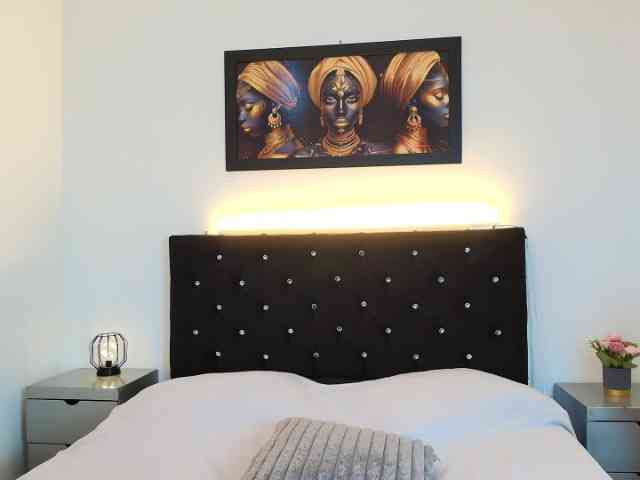 Shanon-mature webcam