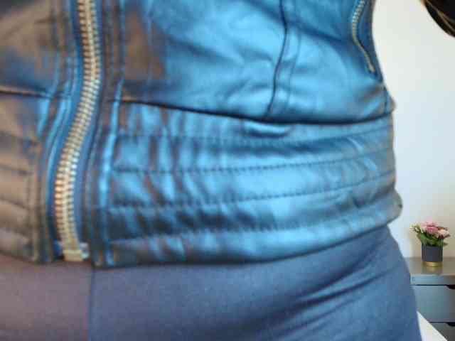 Shanon-mature webcam