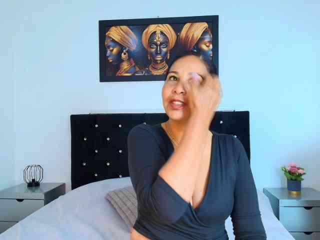 Shanon-mature Shanon-mature