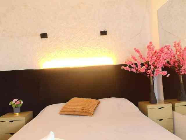 Shanon-mature webcam