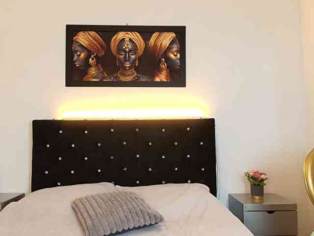 Shanon-mature webcam