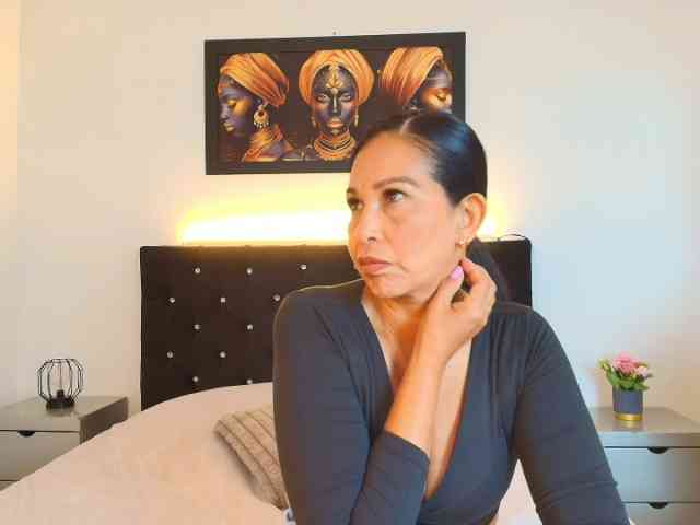 Shanon-mature Live Webcam on BongaCams