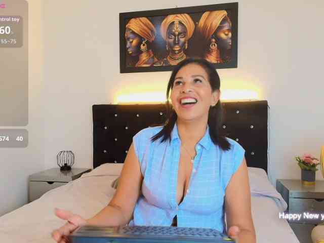 Shanon-mature webcam