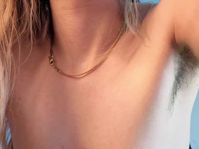 Charlotte-glasses's BongaCams show and profile