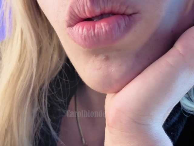 Charlotte-glasses on BongaCams 