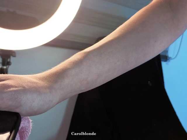 Charlotte-glasses's BongaCams show and profile