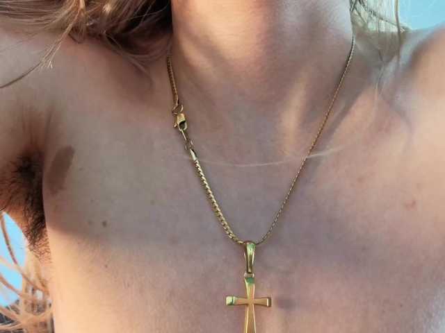 Charlotte-glasses's BongaCams show and profile