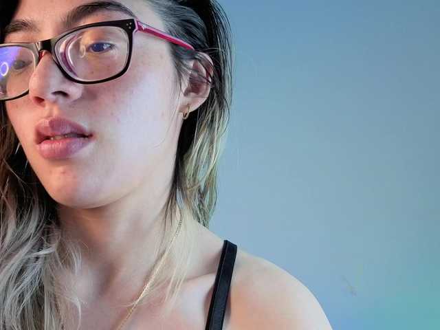 Charlotte-glasses's BongaCams show and profile