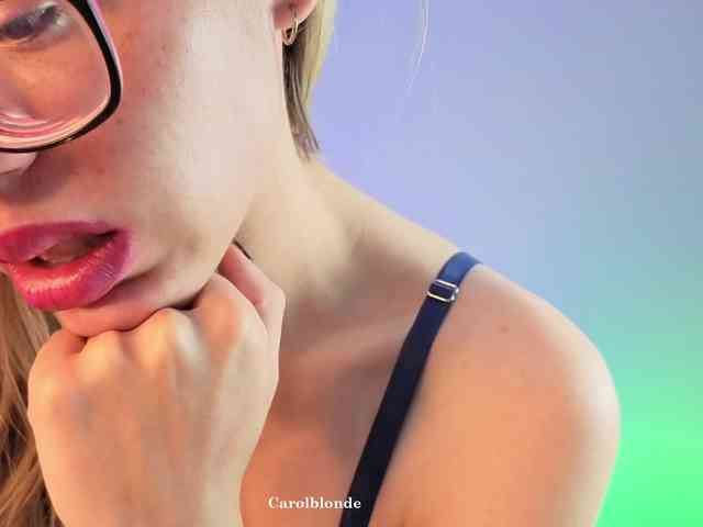 Carolblonde webcam