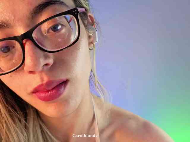 Carolblonde webcam