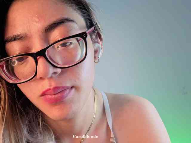 Carolblonde webcam