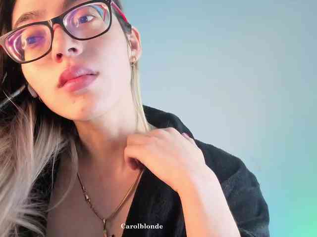 Carolblonde webcam