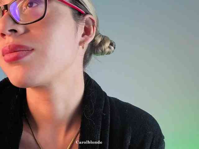 Carolblonde webcam
