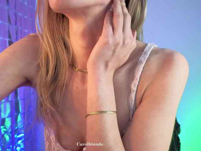 Carolblonde webcam