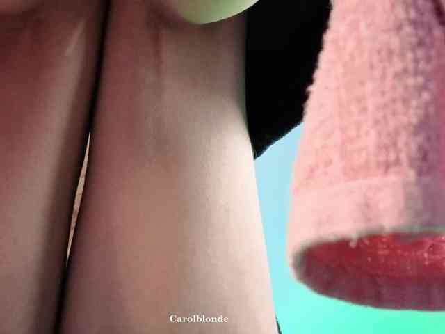 Carolblonde webcam