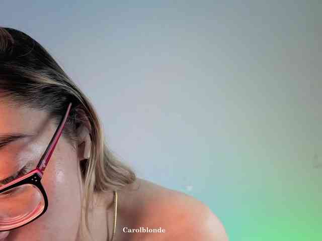 Carolblonde webcam