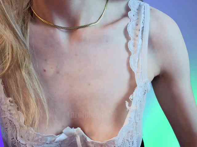 Carolblonde webcam