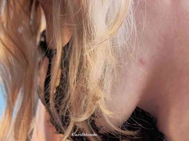 Carolblonde webcam