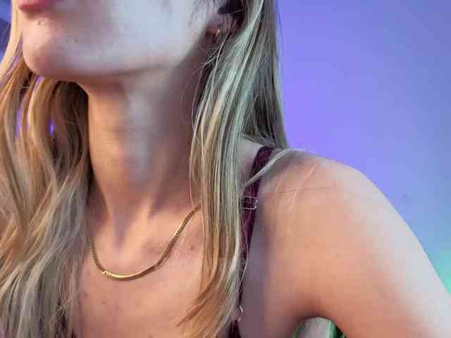 Carolblonde webcam