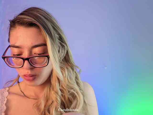 Carolblonde webcam