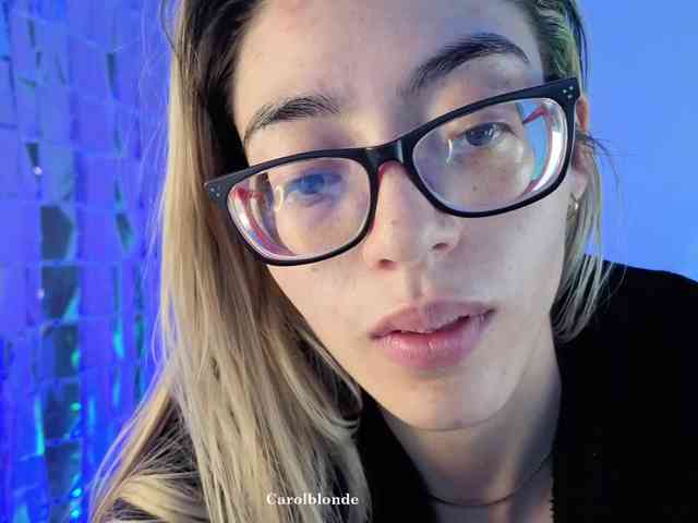 Carolblonde webcam