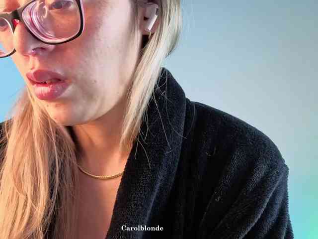 Carolblonde webcam