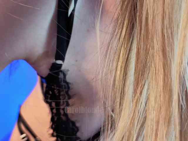 Carolblonde webcam