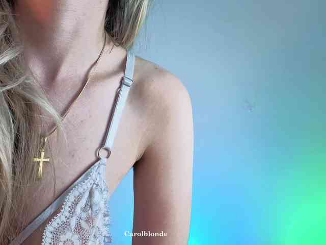 Carolblonde webcam