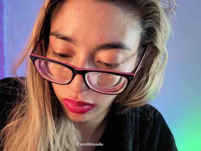Carolblonde webcam