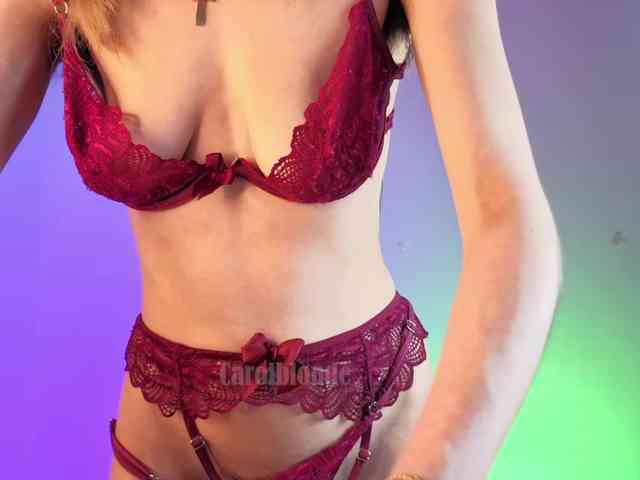 Carolblonde webcam