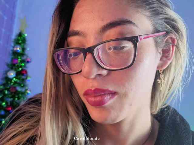 Carolblonde webcam