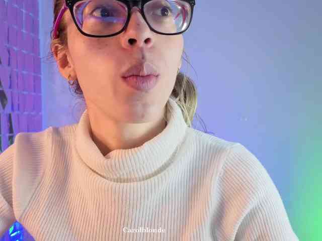 Carolblonde webcam
