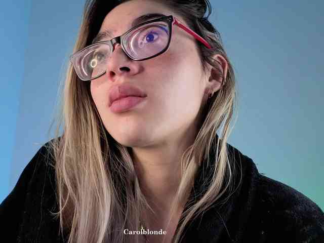 Carolblonde webcam