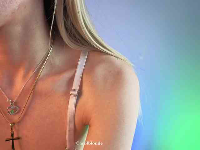 Carolblonde webcam