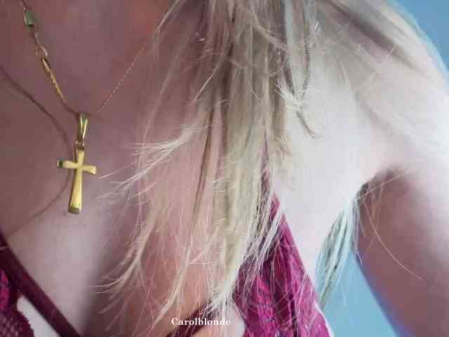 Carolblonde webcam