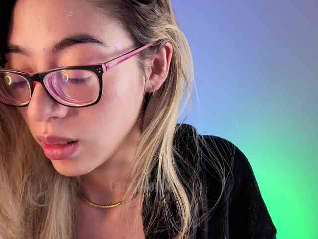 Carolblonde webcam